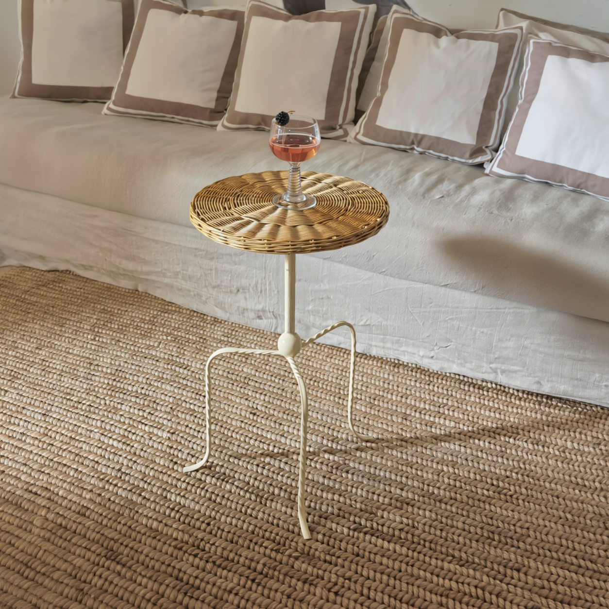 Tressé Rattan Örgülü Demir Oval Sehpa